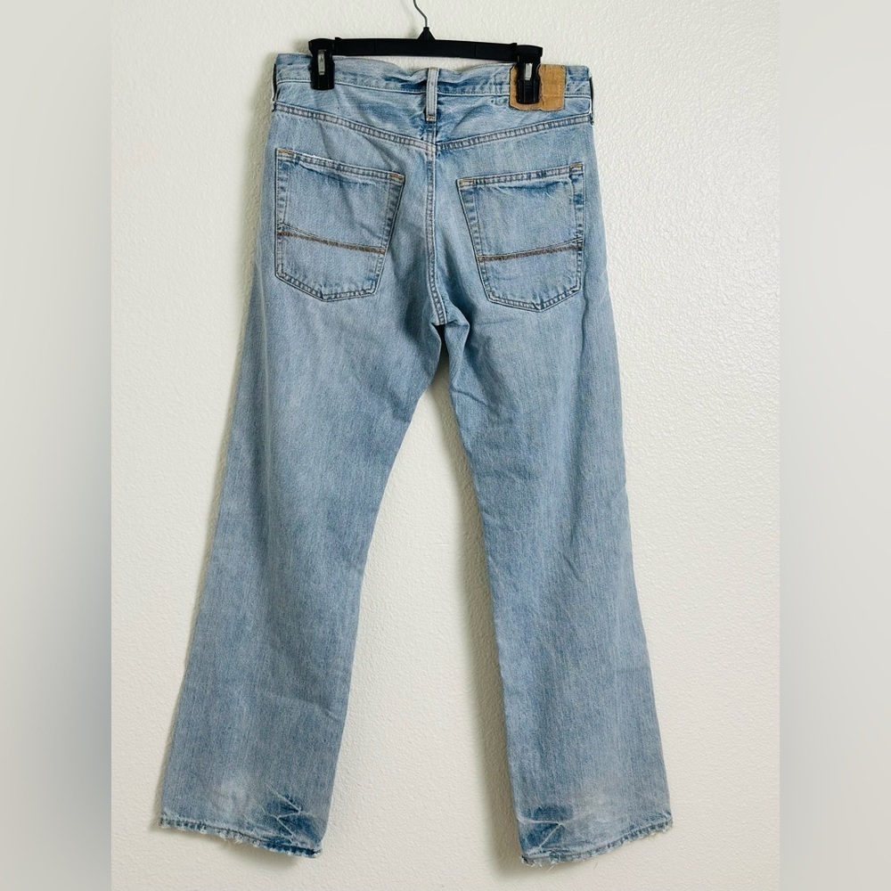 Abercrombie & Fitch Men's Light Wash Straight Cut Jeans Size 31”x 32” - Picture 2 of 11